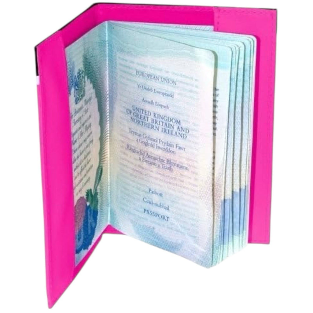 Weenicons Amy Winehouse Off To Sunny Rehab Passport Cover Luggage Tag Set Boxed