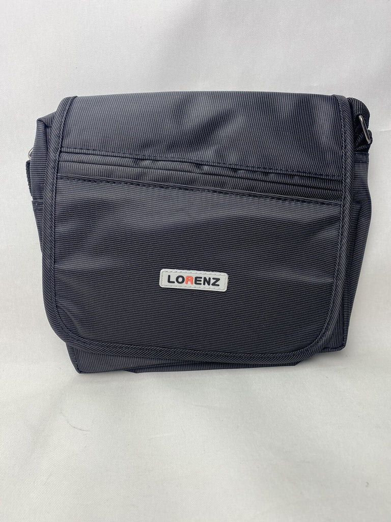 Lorenz Unisex Travel Bag Multiple Zipped Pockets & Adjustable Shoulder Strap